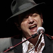 Santiago Auserón: «Nunca ha habido tan buenos músicos, pero no se les hace caso»